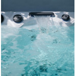 Wanna ogrodowa Jacuzzi z hydromasażem dla 5 osób LavaSpa 220x220cm 60 dysz 3 pompy system Balboa biała perła obudowa szara