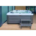 Wanna ogrodowa Jacuzzi z hydromasażem dla 5 osób LavaSpa 230x230cm 65 dysz 4 pompy system Balboa biały marmur obudowa szara