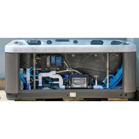 Wanna ogrodowa Jacuzzi z hydromasażem dla 5 osób LavaSpa 210x210cm 54 dysze 3 pompy system Balboa biały marmur obudowa szara